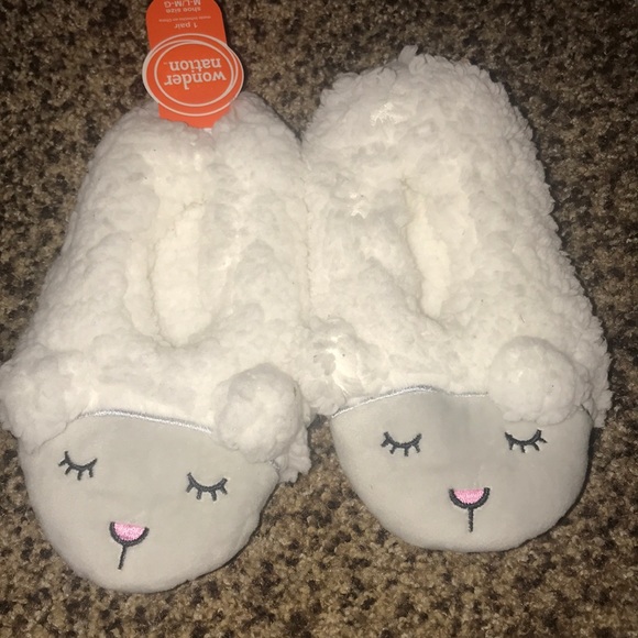 Wonder Nation | NEVER WORN Sheep Fuzzy Babba Slipper Socks Size M/L - Picture 2 of 3